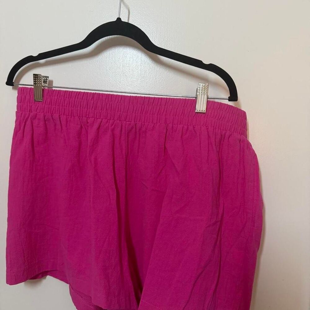 Shein Women's Pink Shorts